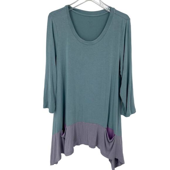 LOGO by Lori Goldstein Tunic Blouse Size L Color Block Sharkbite Hem Gray Green - Picture 1 of 7